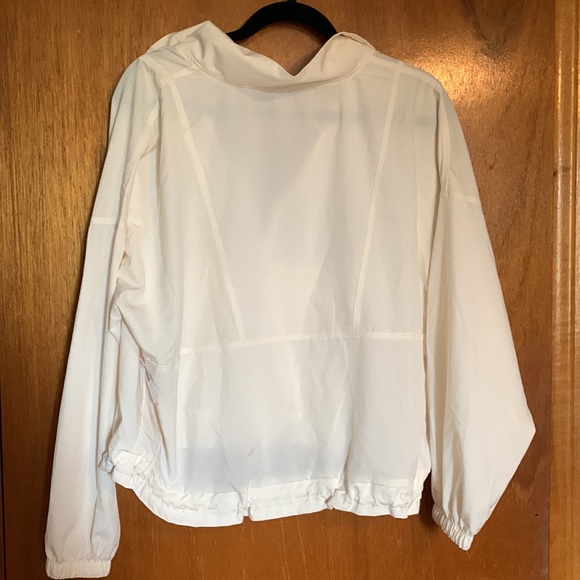 Windbreaker - Picture 6 of 7